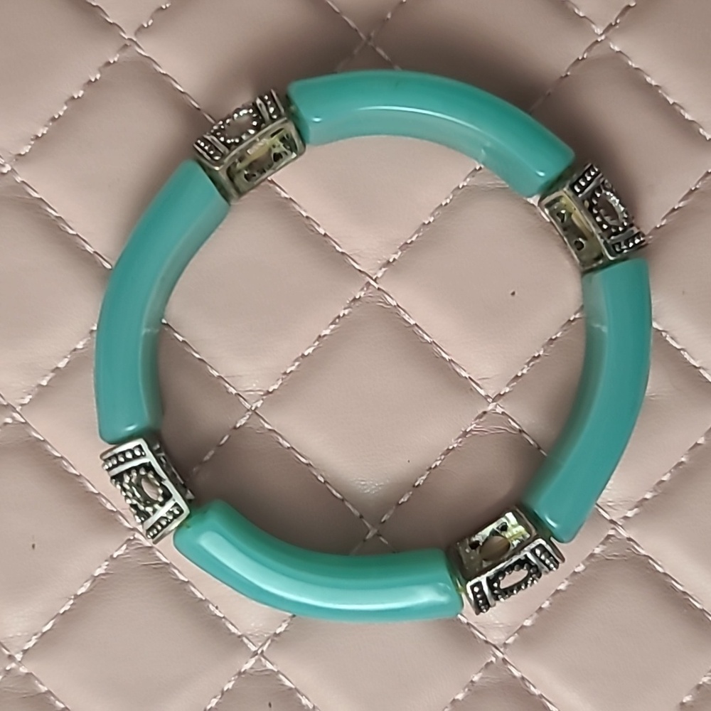 JADE COLORED FASHION BRACELET